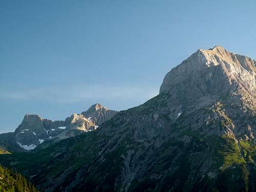 Wildgrubenspitze (2753m) and Omesberg (2558m)
