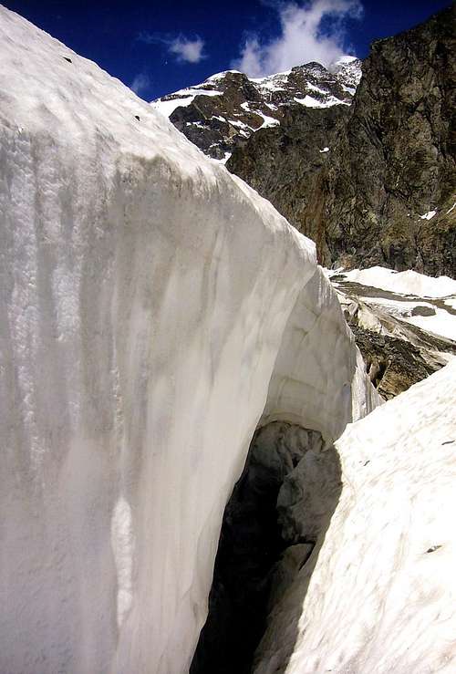 <I><B><FONT COLOR=GREY>ANCIENT SILVER MINE</FONT></B></I>