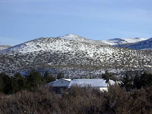 The summit of the Steamboat Hills from Fawn Lane