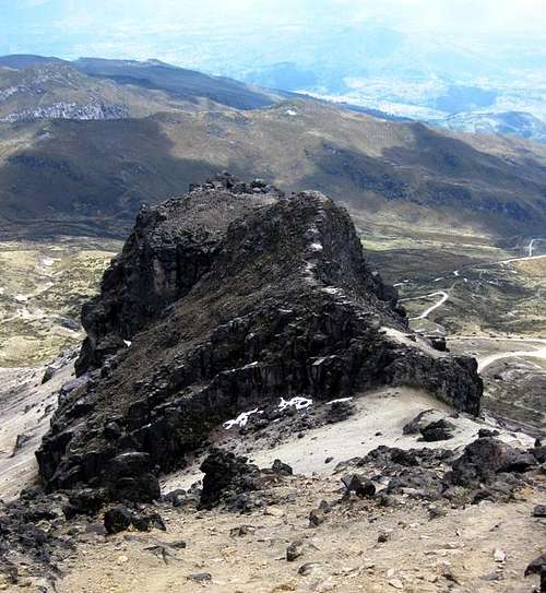 Guagua Pichincha - looking down on the East summit