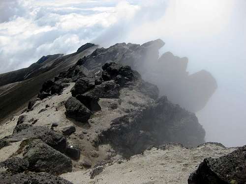 Guagua Pichincha - crater rim