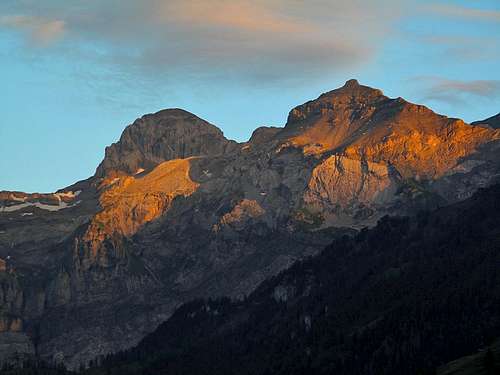 Gletscherhorn (2943m) amd Laufbodenhorn (2701m) in sunset glow