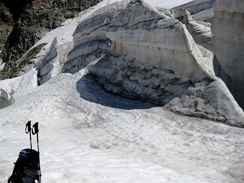 Below the big crevasses on the Pers Glacier