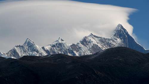 Namcha Barwa (7782m) & Gyalha Peri (7294m)