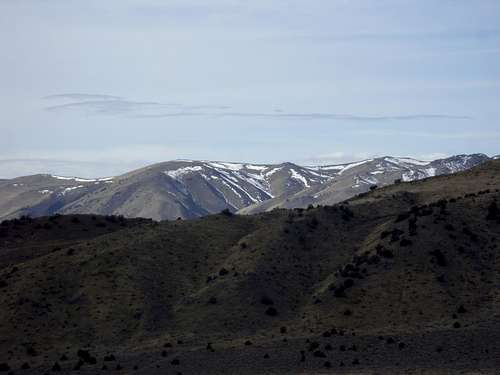 Southern ridge of the Petersen Mountains seen from Freds Mountain Road