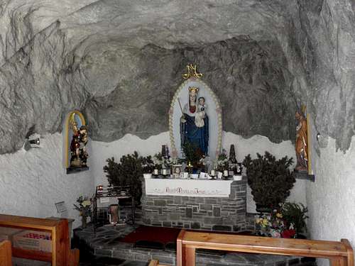 Chapel in the rock I (inside)