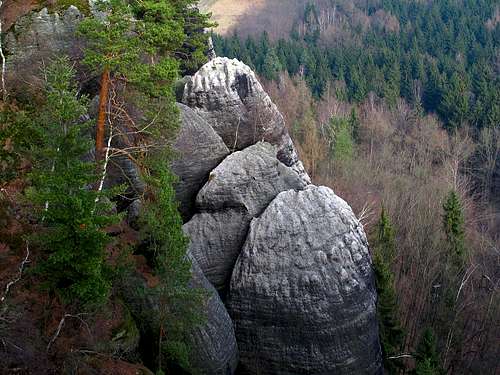 Rounded sandstone cliffs below the Schrammsteinaussicht