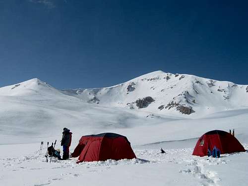 Winter Dream 2011: Our camp in front of Bakardan - Kazani