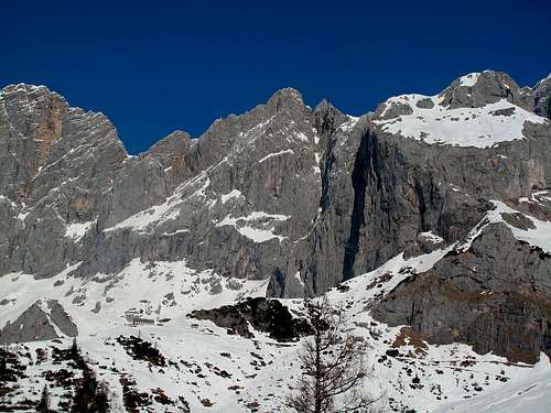 The walls on the south side of the Dachstein group