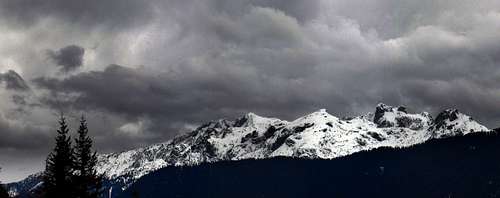 Gunn Peak with a Gloomy Atmosphere