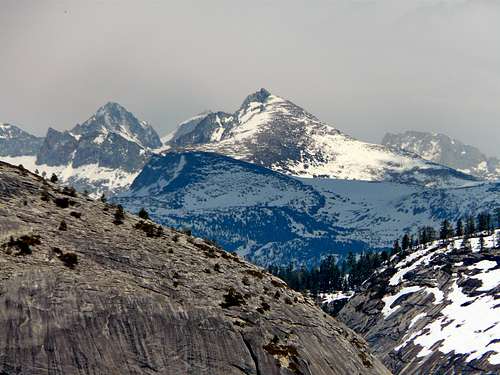 Yosemite  High Sierra from Yosemite Point