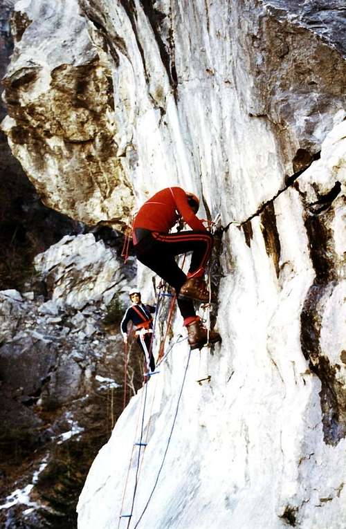 CHENAUX's on plate lateral right of the cliff of 40 metres on 1978