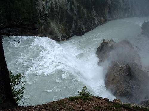 Wapta Falls Cleaving its way Upstream