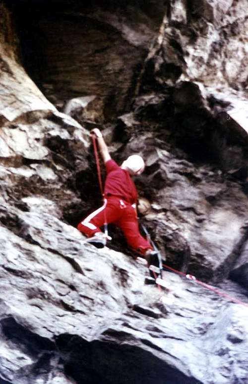 Climbing at beginning of Dard's Walloon