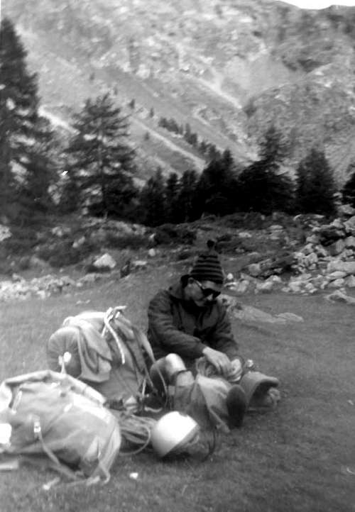 Ila returning from North Wall in Comboé's Valley 1967