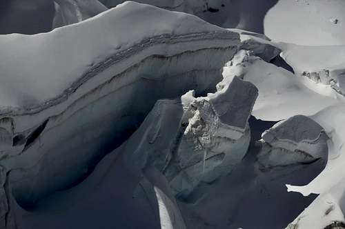  Glaciers crevasses 