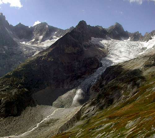  Descending from Col du Grand Ferret <i>2540m,</i> view of the Prè-de-Bar and Triolet glaciers