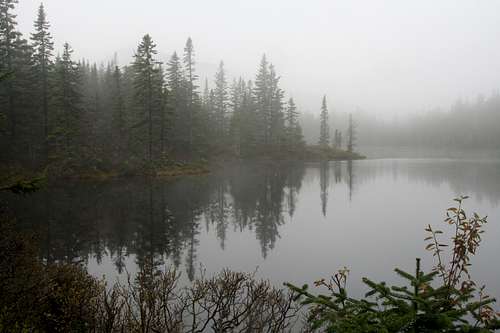 Morning mist on Unknown Pond