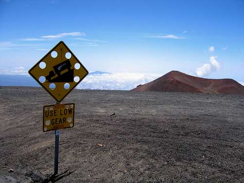 Mauna Kea road sign