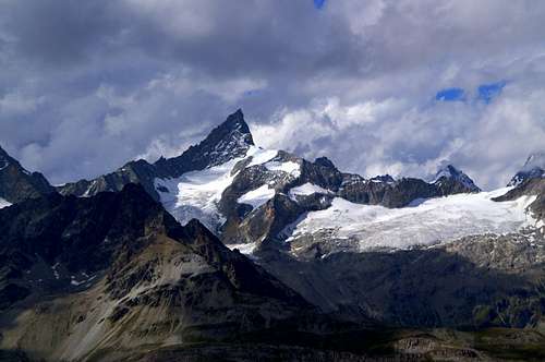 Zinalrothorn from the SSE