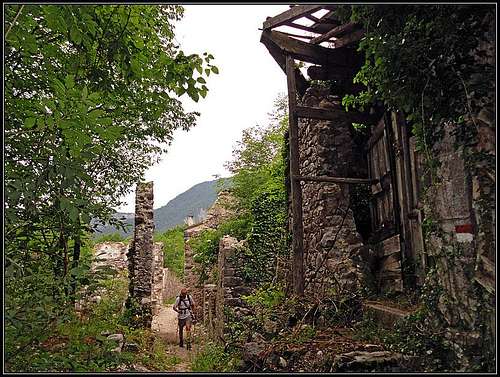 The ruins of Moggessa di qua