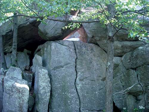 Unique bouldering at Lewis Rocks