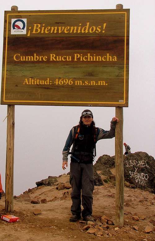 Rucu summit (4,698m / 15,413 ft).