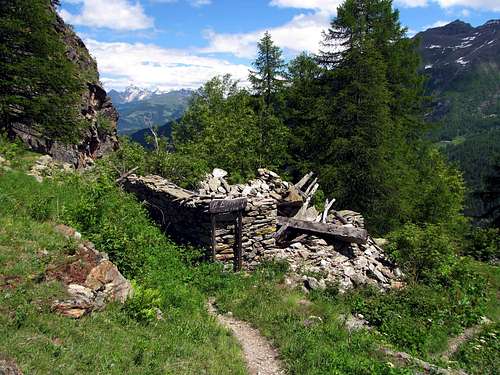 Ruins Bénévy Alpage