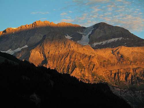 Wildstrubel (3243m) and Ammertenhorn (2666m) in alpine glow