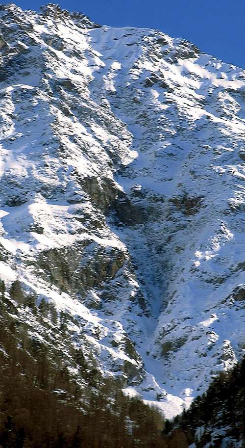 The Great Central Couloir of 850 metres