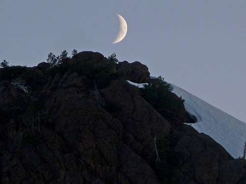 Moon Setting over South Twin