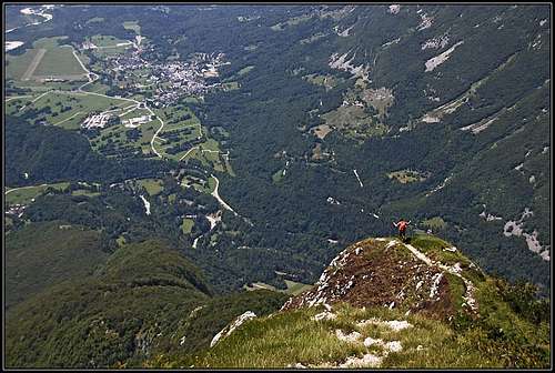 Descending from Svinjak