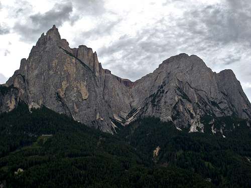 Santner Spitze (2413m) and neighboring Euringer as seen from Seis/Siusi