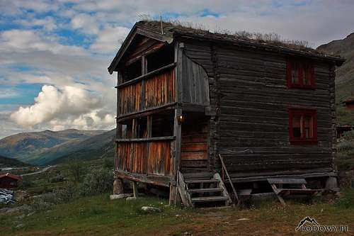 Old hut at Spiterstulen