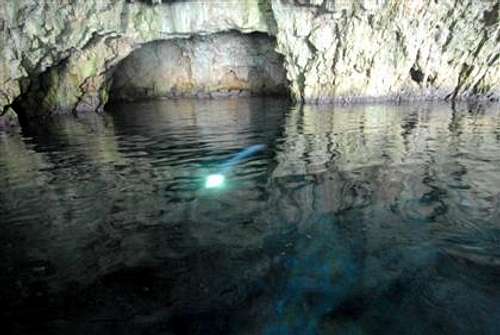 Green cave on Ravnik 3