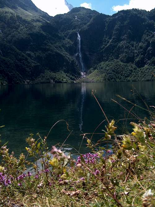 Waterfall of the Lac d'Ôo