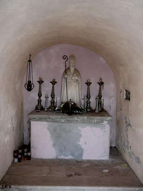 the interior of the chapel of Sveti Nikola