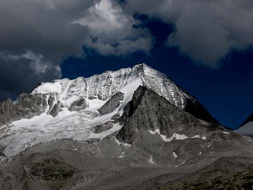 Collalto (Hochgall) NW Face after a light summer snow-fall