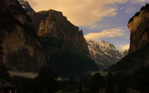 Grosshorn, throning Lauterbrunnen valley in the early morning