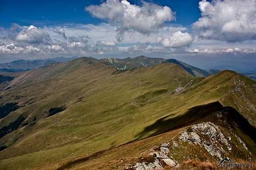 Sunny day on Rodnei ridge