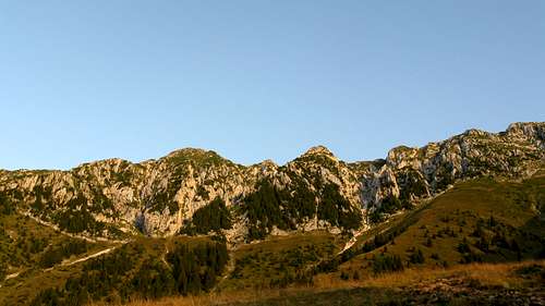 Lespezi - Umerilor ridge (2142m)