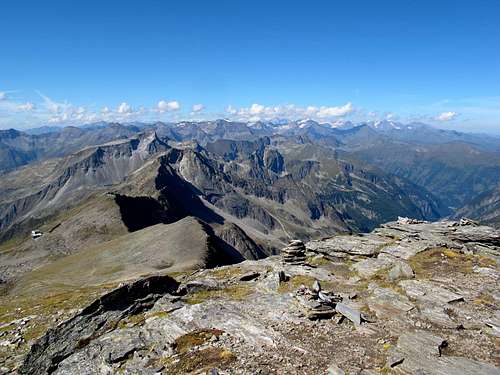 View to the west from the summit of Grauleitenspitze (2893m)