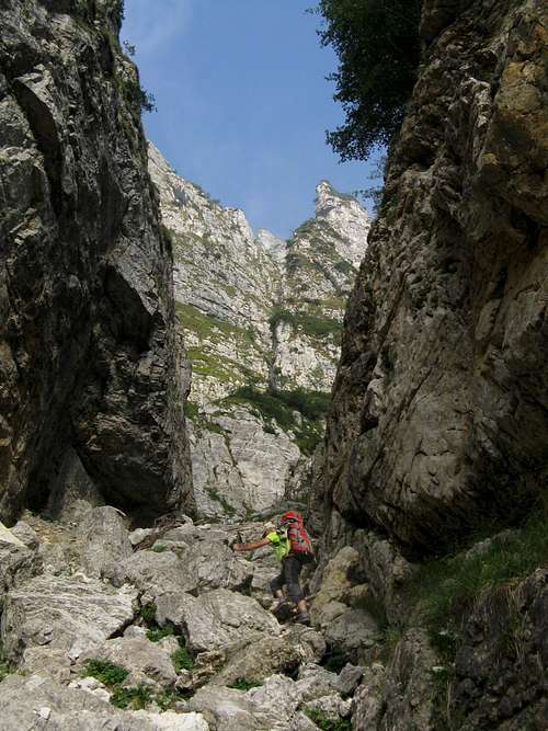 Campanile di Val Fontana d'Oro approach gully