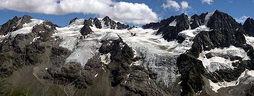 Gran Paradiso group: view of the ridge between Valnontey and Valeille