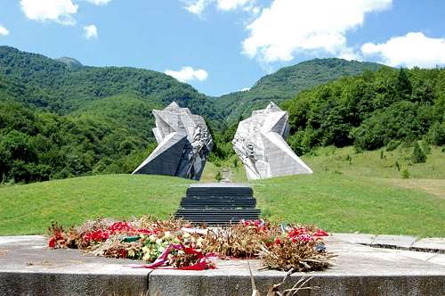 NP Sutjeska/War Monument
