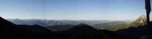 Panorama of the Alps seen from the Südwandhütte 