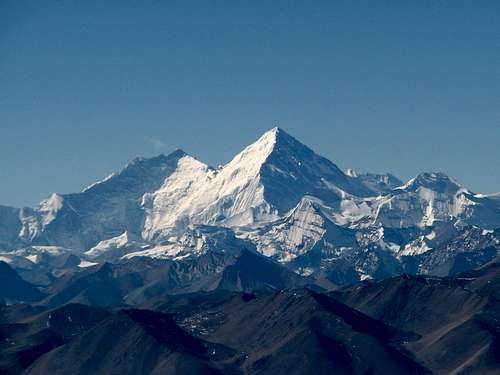 Everest-Lhotse massif from the NE