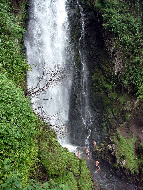 Peguche, Cascadas de (Peguche Waterfalls)