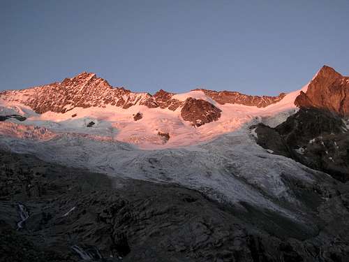 Zinalrothorn and Trifthorn in evening pink