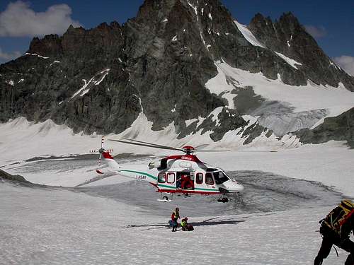 Helicopter rescue on Tete de  Valpelline